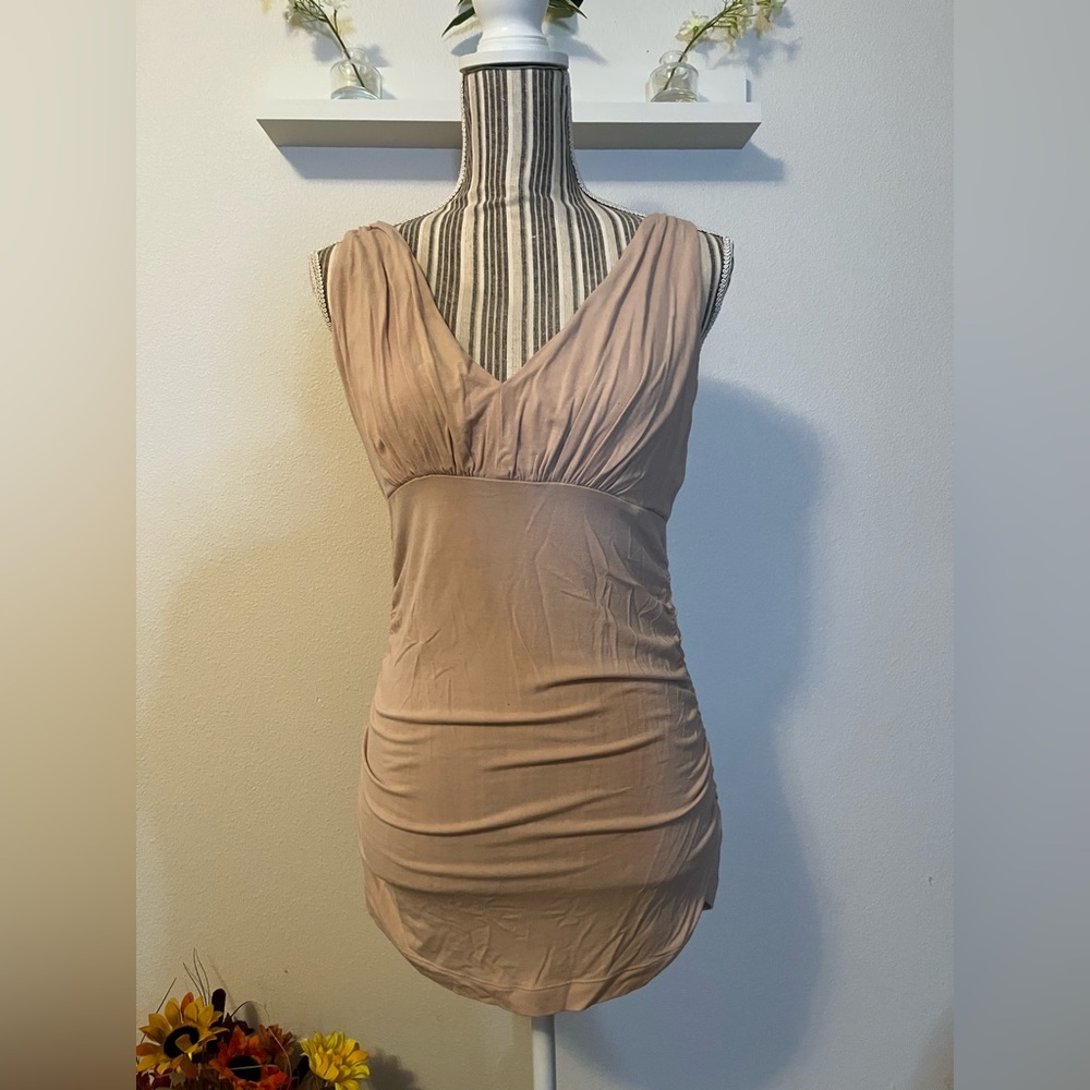 Cream/Light pink Cabi tank top. Size M.❤️